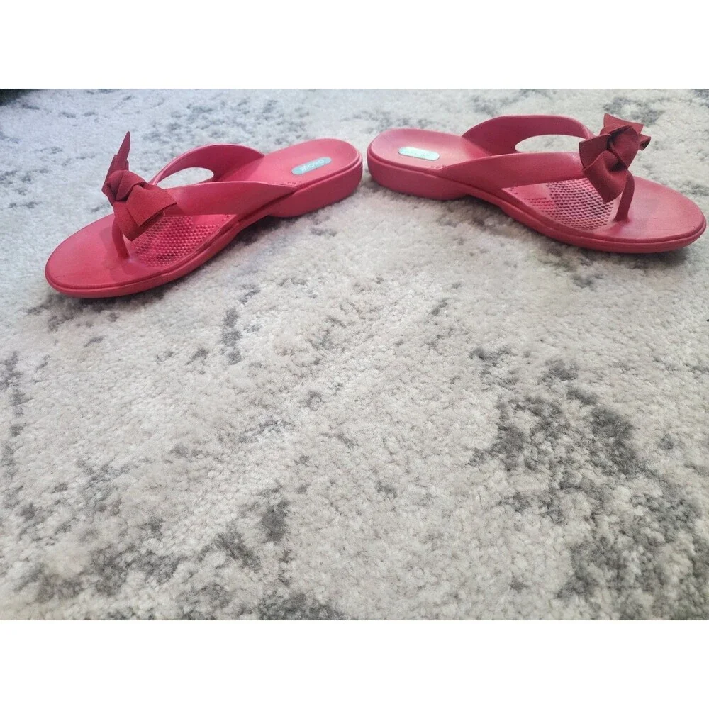 Oka B Rubber Thongs women's size L Color Cranberry Red comfort flip flops Bow